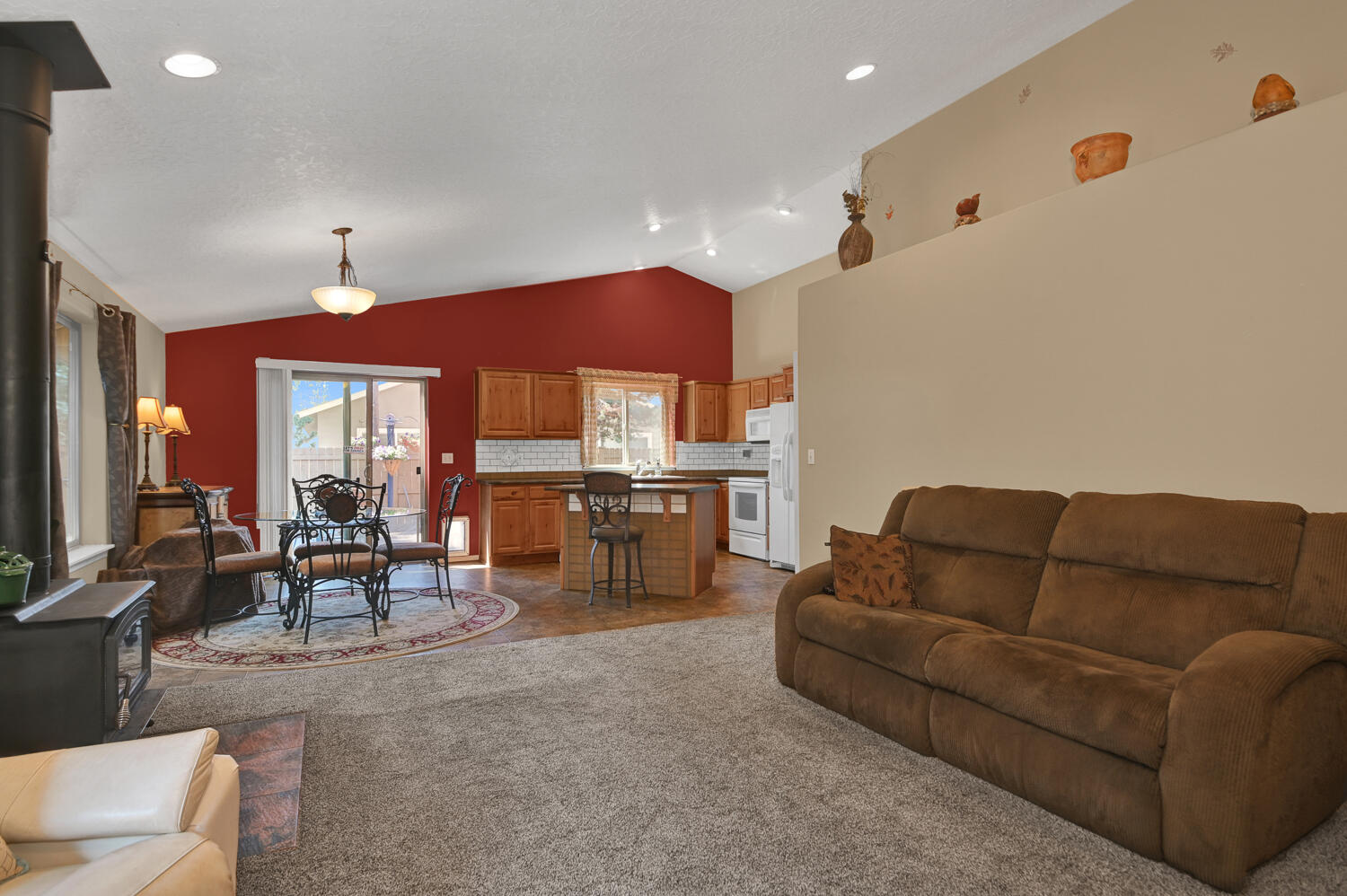 16439 Riley Drive La Pine, OR 97739 - Photo 8 of 42 17