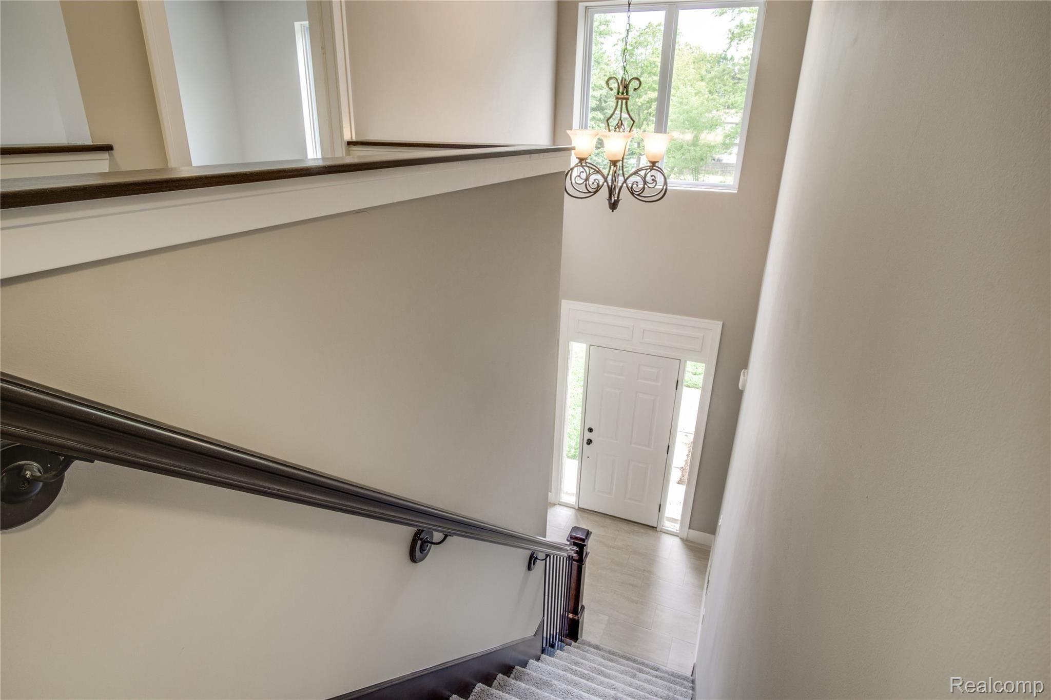 2914 Walsh Drive Rochester, MI 48309 - Photo 32 of 36 Interiors (33 of 37).jpg