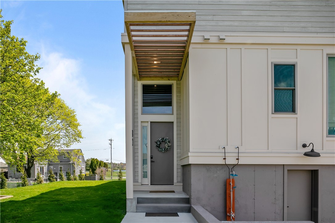82 Ellery Road Newport, RI 02840 - Photo 2 of 30 Main Entry