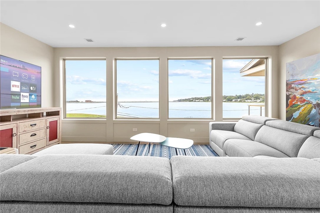 82 Ellery Road Newport, RI 02840 - Photo 21 of 30 Den