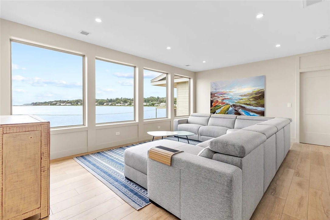 82 Ellery Road Newport, RI 02840 - Photo 22 of 30