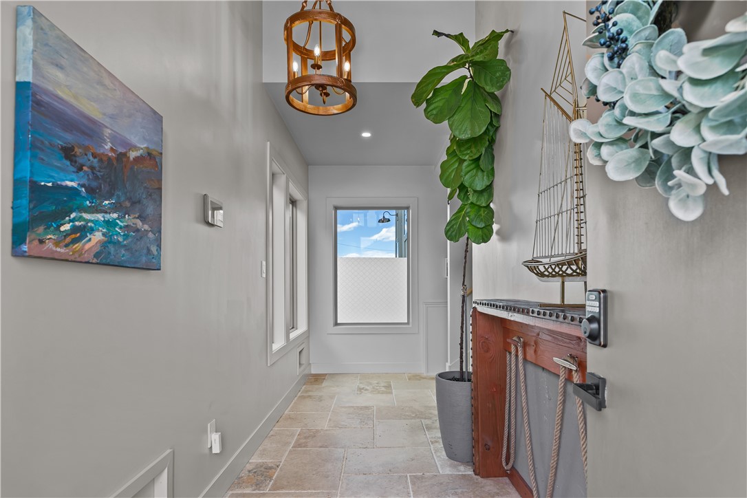 82 Ellery Road Newport, RI 02840 - Photo 4 of 30