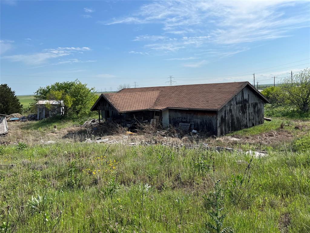 9315 Highway 79 Wichita Falls, TX 76310 - Photo 26 of 29 a view of a backyard