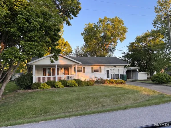 $219,900 | 2800 South Carolina Street, Louisiana, MO 63353