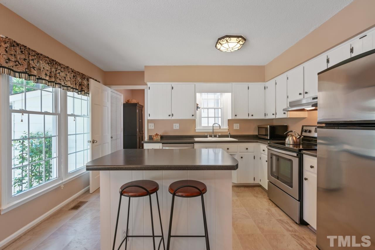 3100 Avondale Court Raleigh, NC 27613 - Photo 10 of 28 Gallery Image 10
