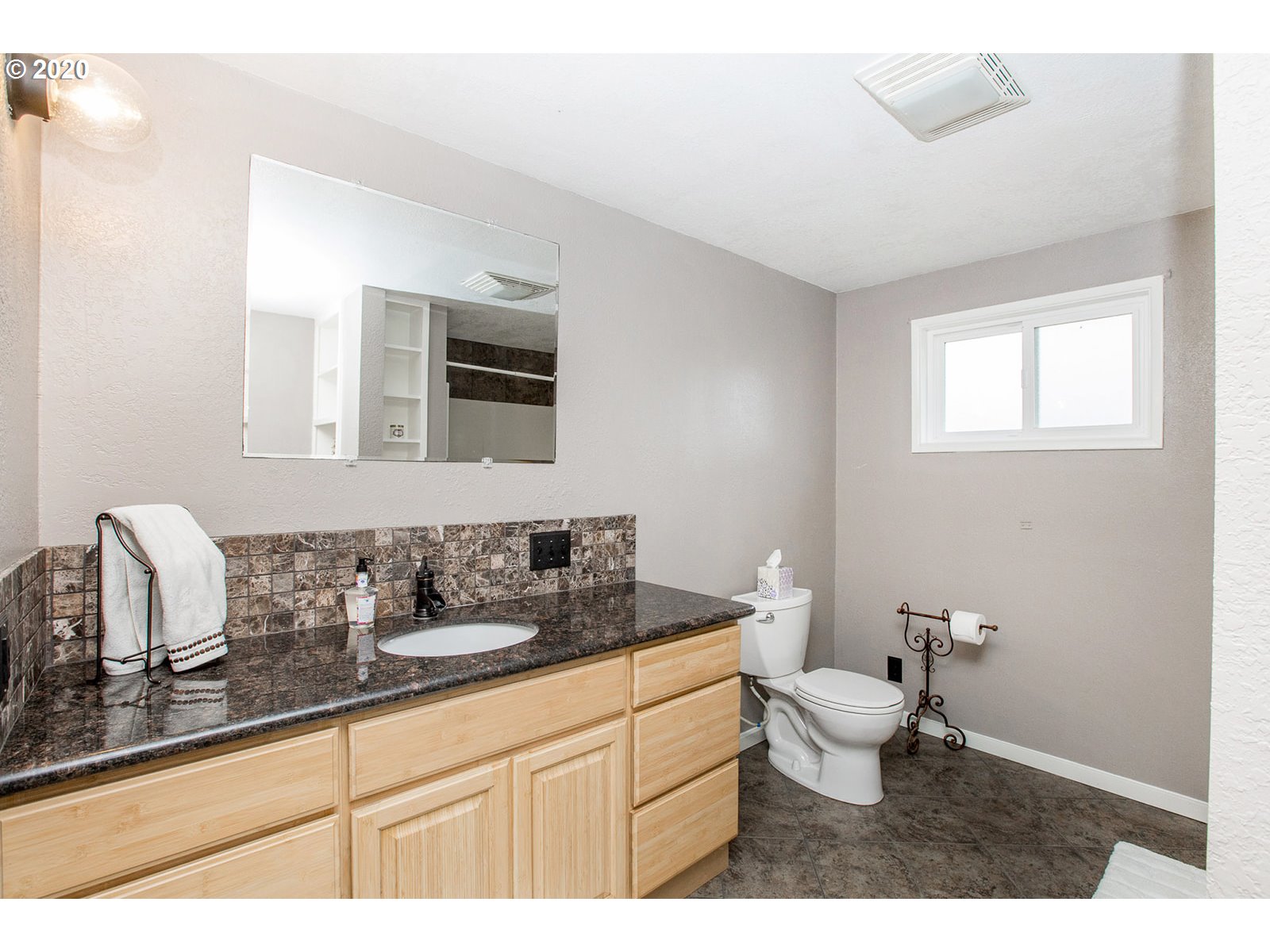 1130 S Street Springfield, OR 97477 - Photo 11 of 29