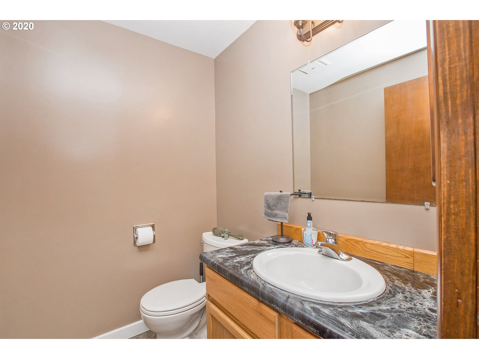 1130 S Street Springfield, OR 97477 - Photo 16 of 29