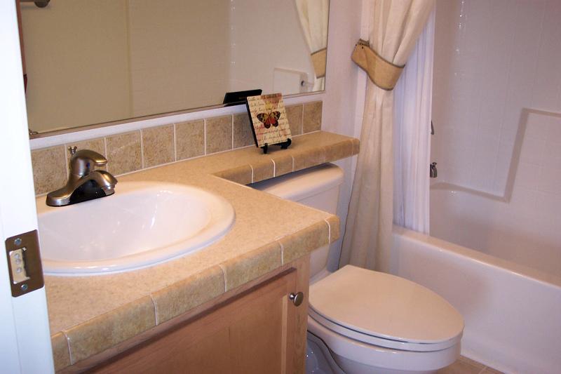 1390 Aztec Path, Unit 230 Redding, CA 96003 - Photo 14 of 22 Bath