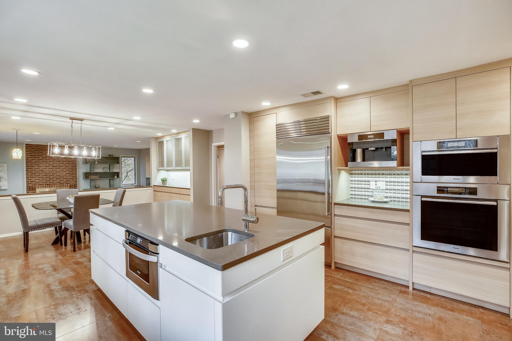 7903 Springer Road Bethesda, MD 20817 - Photo 17 of 83 Prep sink, warming drawer, Miele coffee bar,