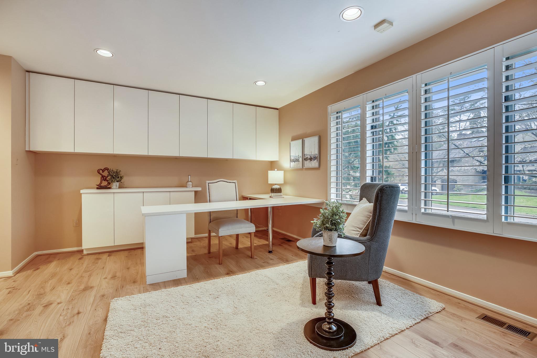 7903 Springer Road Bethesda, MD 20817 - Photo 29 of 83 Custom built-in office furniture