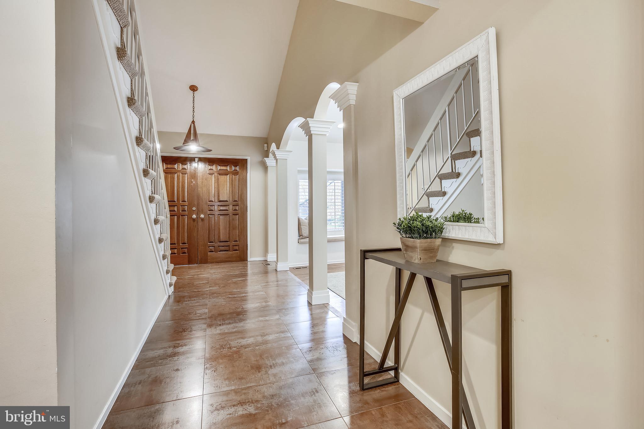 7903 Springer Road Bethesda, MD 20817 - Photo 4 of 83 Entry foyer