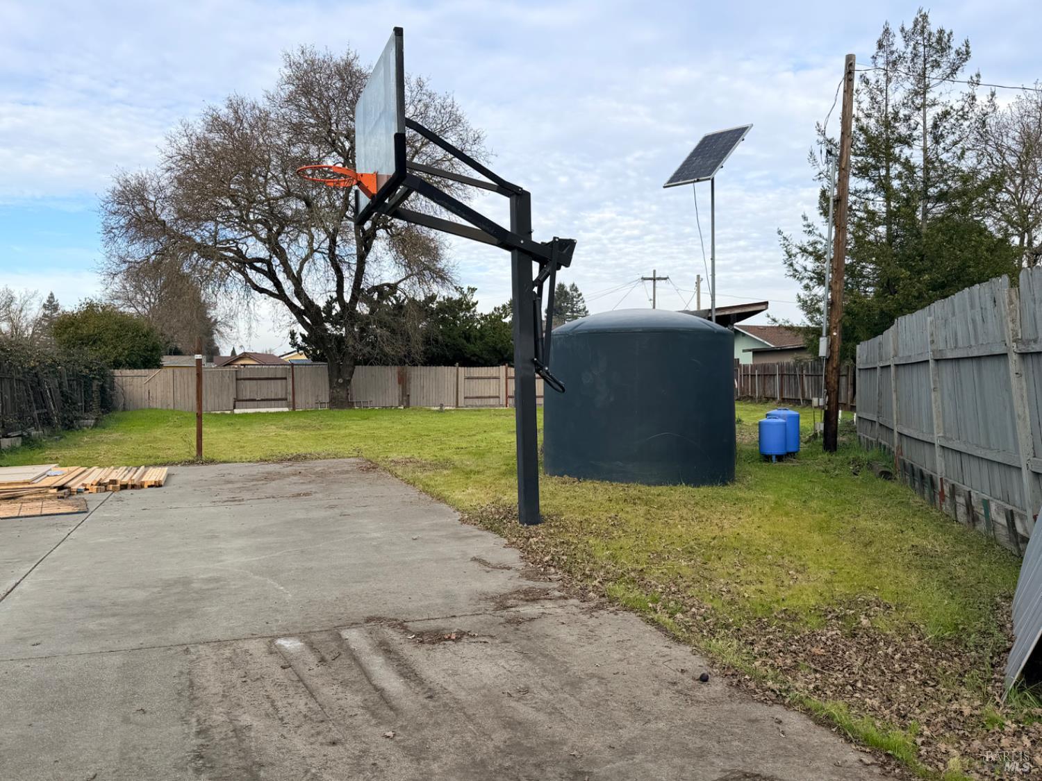 1863 Beachwood Drive Santa Rosa, CA 95407 - Photo 18 of 24 a view of a outdoor space