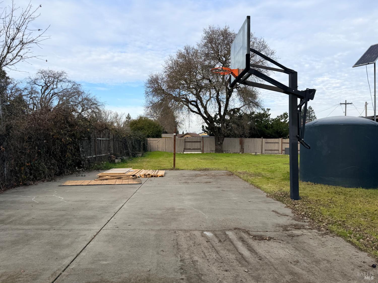 1863 Beachwood Drive Santa Rosa, CA 95407 - Photo 19 of 24 a view of a volley ball court