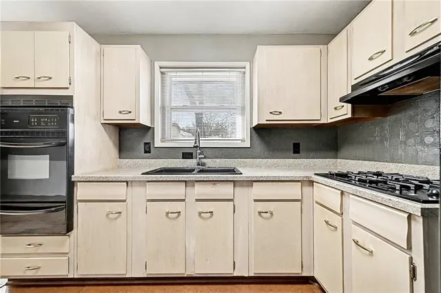 $245,000 | 5525 Northeast 59th Terrace, Kansas City, MO 64119