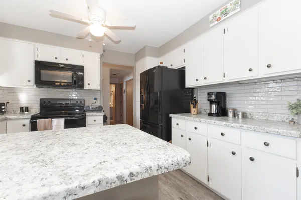 $274,900 | 841 East Windfield Place, Appleton, WI 54911