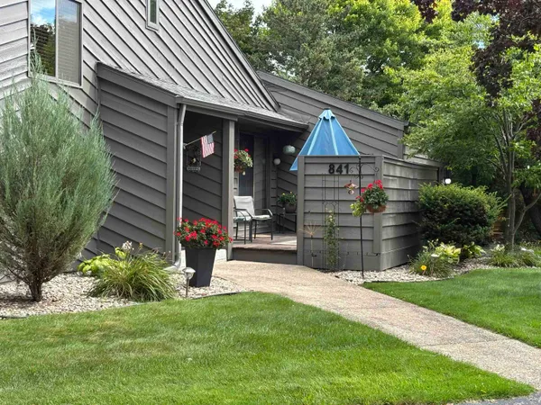 $274,900 | 841 East Windfield Place, Appleton, WI 54911