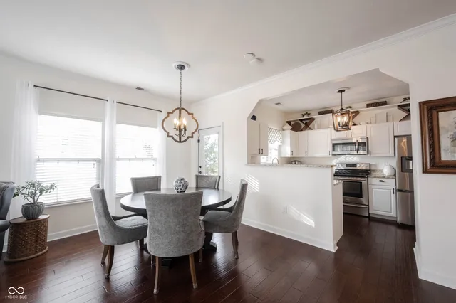 $323,500 | 1463 Shadow Ridge Road, Carmel, IN 46280