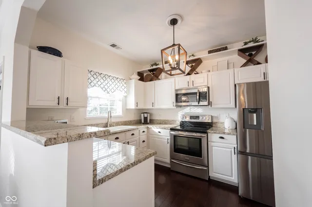 $323,500 | 1463 Shadow Ridge Road, Carmel, IN 46280