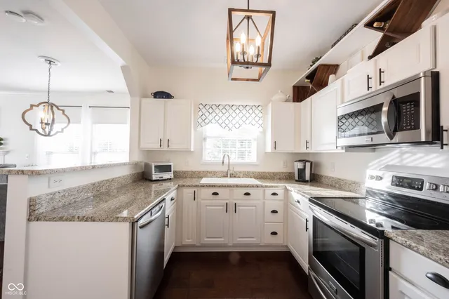 $323,500 | 1463 Shadow Ridge Road, Carmel, IN 46280