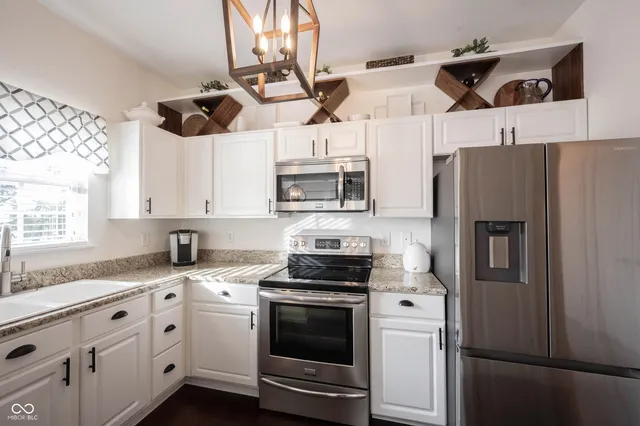 $323,500 | 1463 Shadow Ridge Road, Carmel, IN 46280