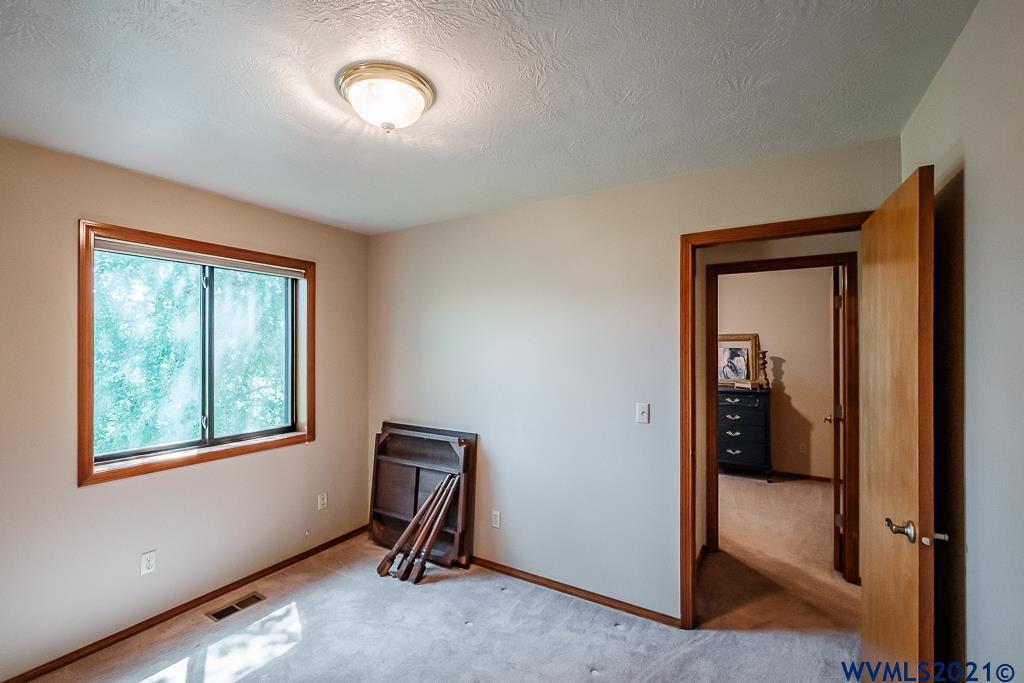 1732 Belmont Loop Southwest Albany, OR 97321 - Photo 34 of 41