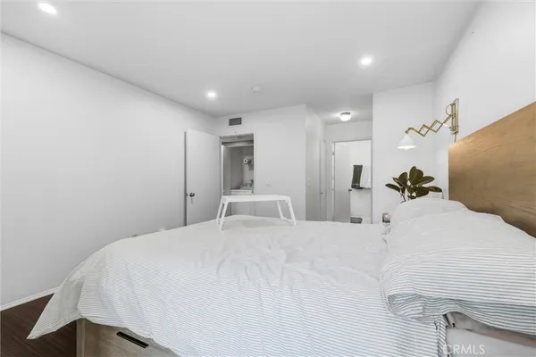 $700,000 | 4275 VÃa Arbolada, Unit 210, Los Angeles, CA 90042