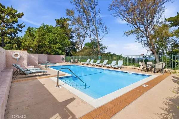$700,000 | 4275 VÃa Arbolada, Unit 210, Los Angeles, CA 90042