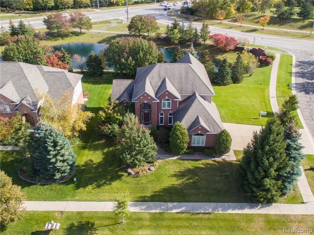 6602 Chatham Circle Rochester, MI 48306 - Photo 2 of 58 chatham-3.jpg