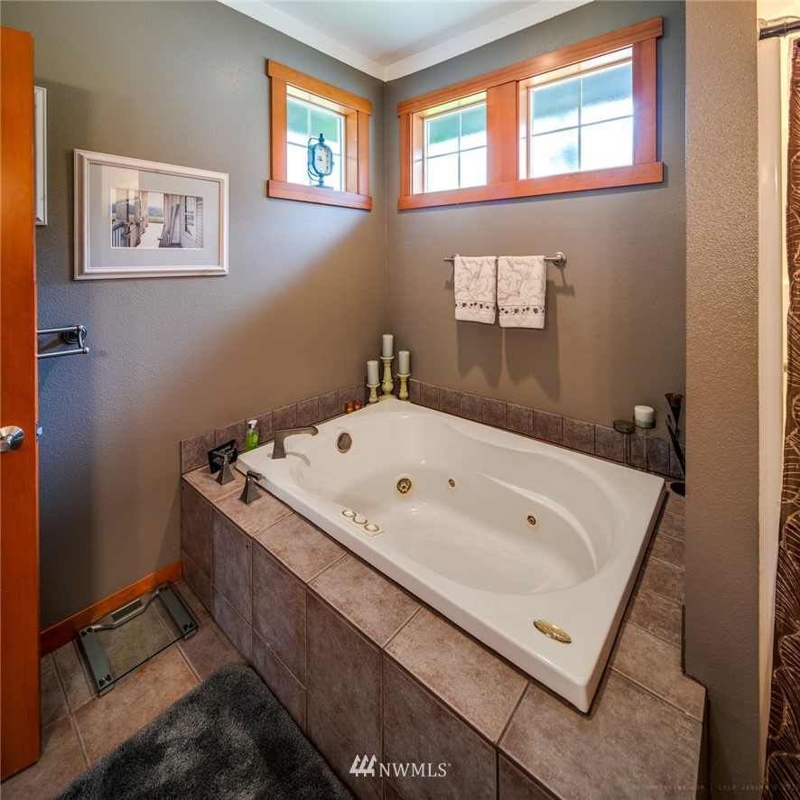 564 West Badger Road Lynden, WA 98264 - Photo 12 of 25