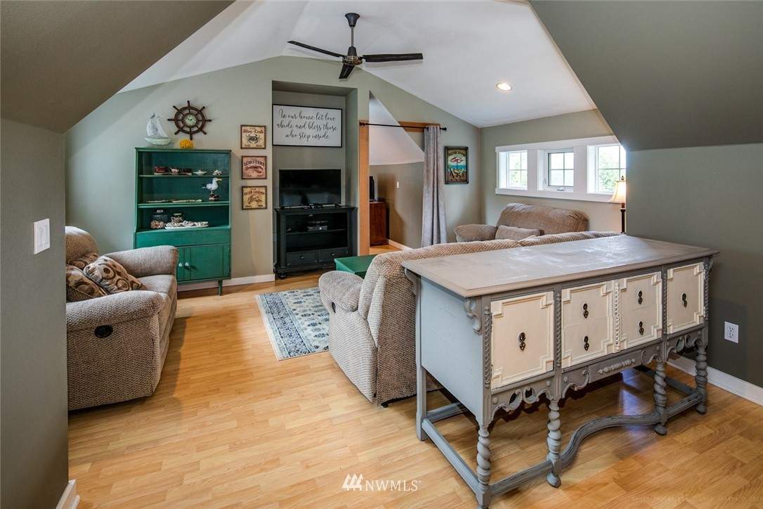 564 West Badger Road Lynden, WA 98264 - Photo 15 of 25
