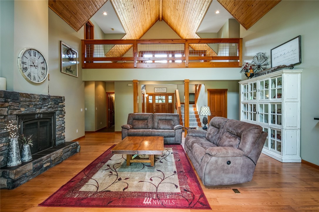 564 West Badger Road Lynden, WA 98264 - Photo 3 of 25