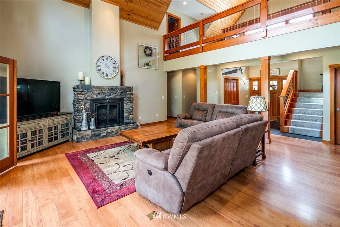 564 West Badger Road Lynden, WA 98264 - Photo 4 of 25