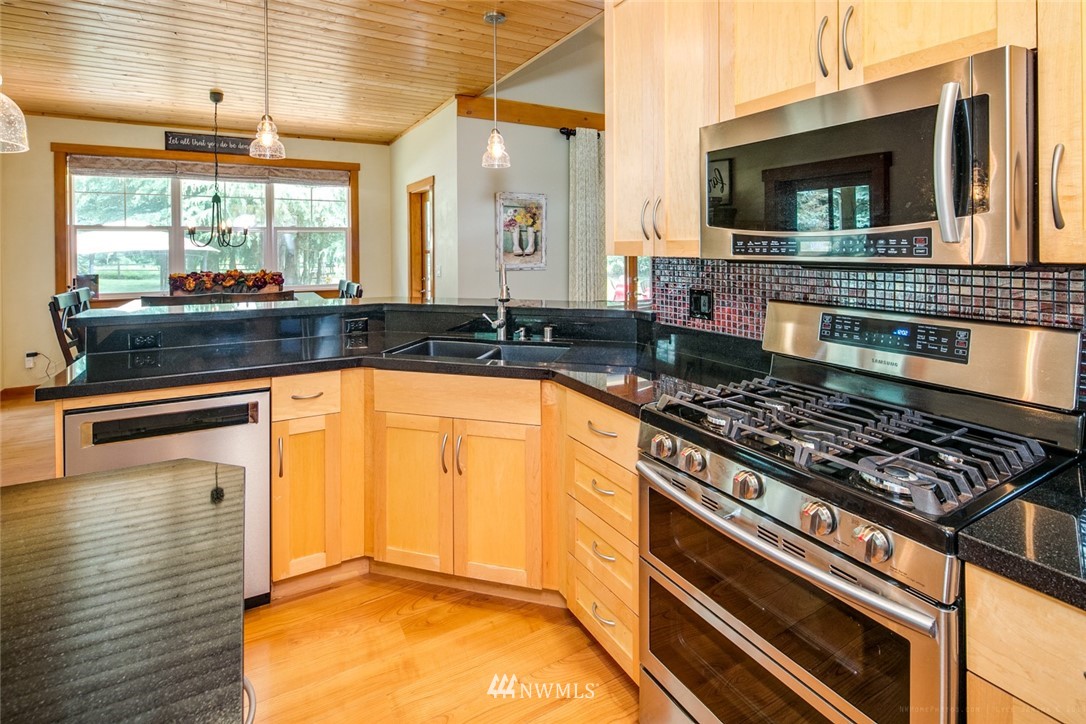 564 West Badger Road Lynden, WA 98264 - Photo 7 of 25