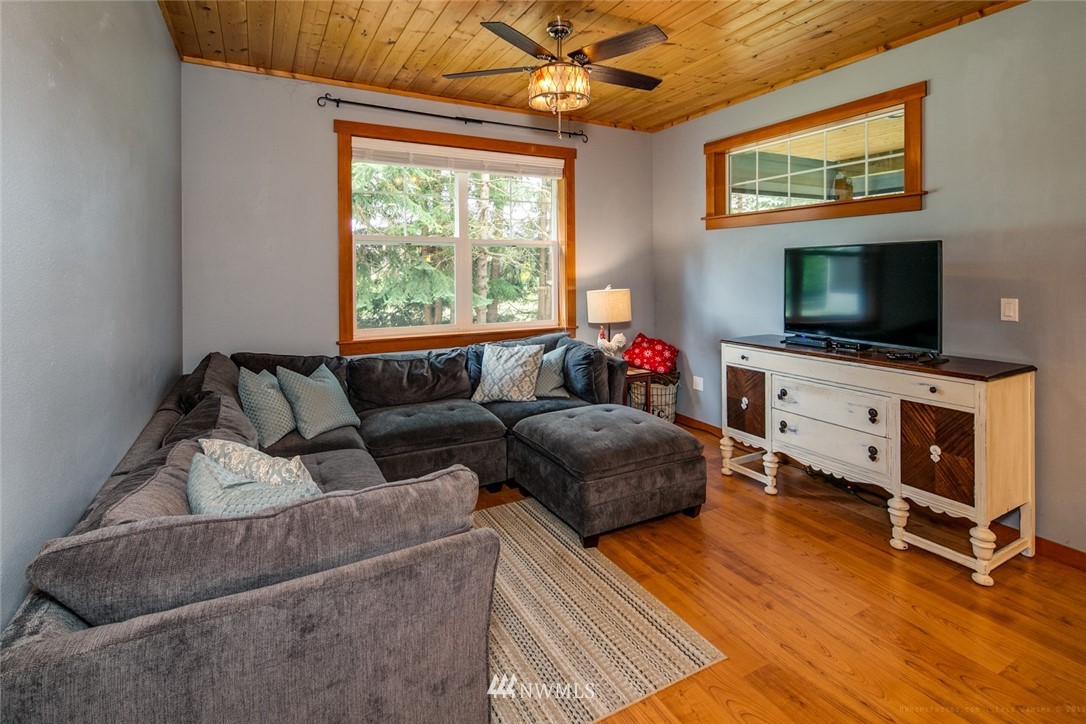 564 West Badger Road Lynden, WA 98264 - Photo 9 of 25