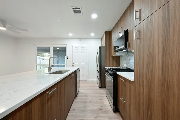 $2,300 | 4611 Goliad Lane, Austin, TX 78745
