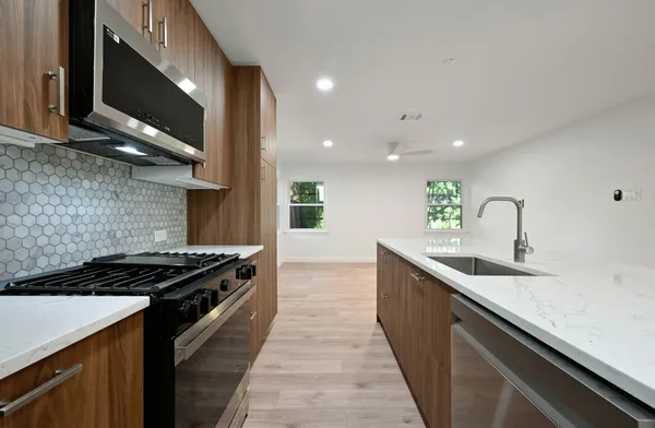 $2,300 | 4611 Goliad Lane, Austin, TX 78745