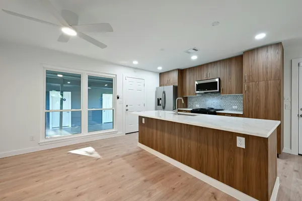 $2,300 | 4611 Goliad Lane, Austin, TX 78745