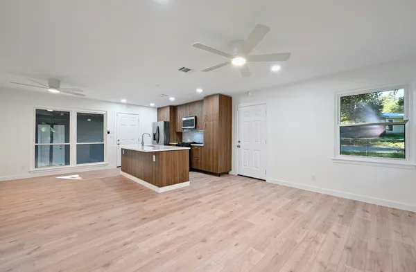 $2,300 | 4611 Goliad Lane, Austin, TX 78745