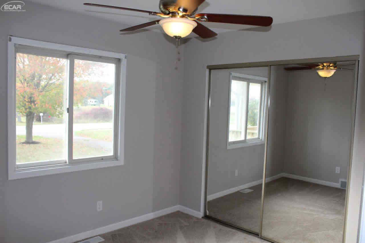 10124 North Center Road Clio, MI 48420 - Photo 8 of 31 21379791-7.JPG