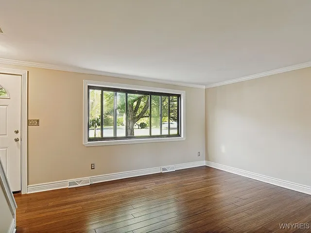 $185,000 | 1689 Orchard Park Road, West Seneca, NY 14224