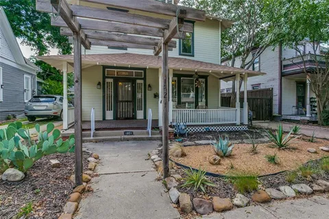 $549,900 | 1821 College Avenue, Fort Worth, TX 76110