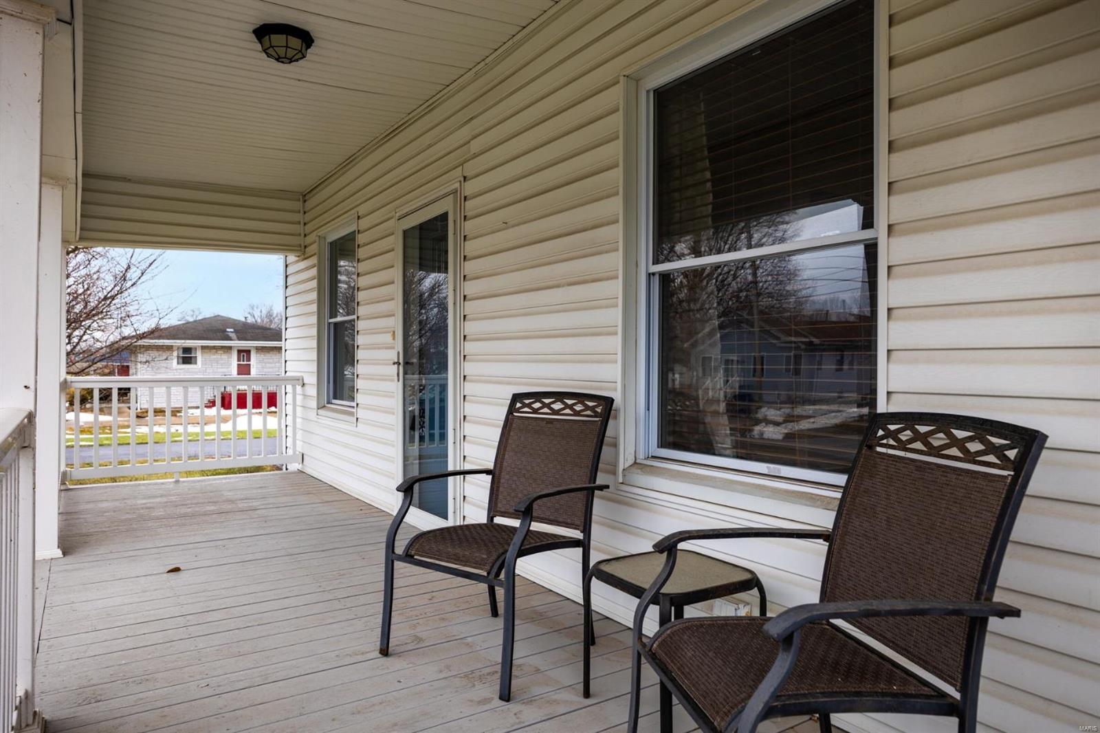 708 Springfield Road Gillespie, IL 62033 - Photo 3 of 30