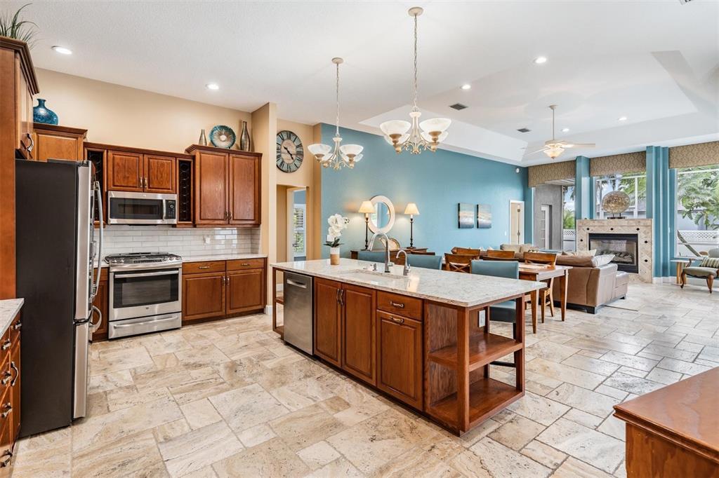 2905 Manor Ridge Place Valrico, FL 33596 - Photo 12 of 47 Gallery Image 12