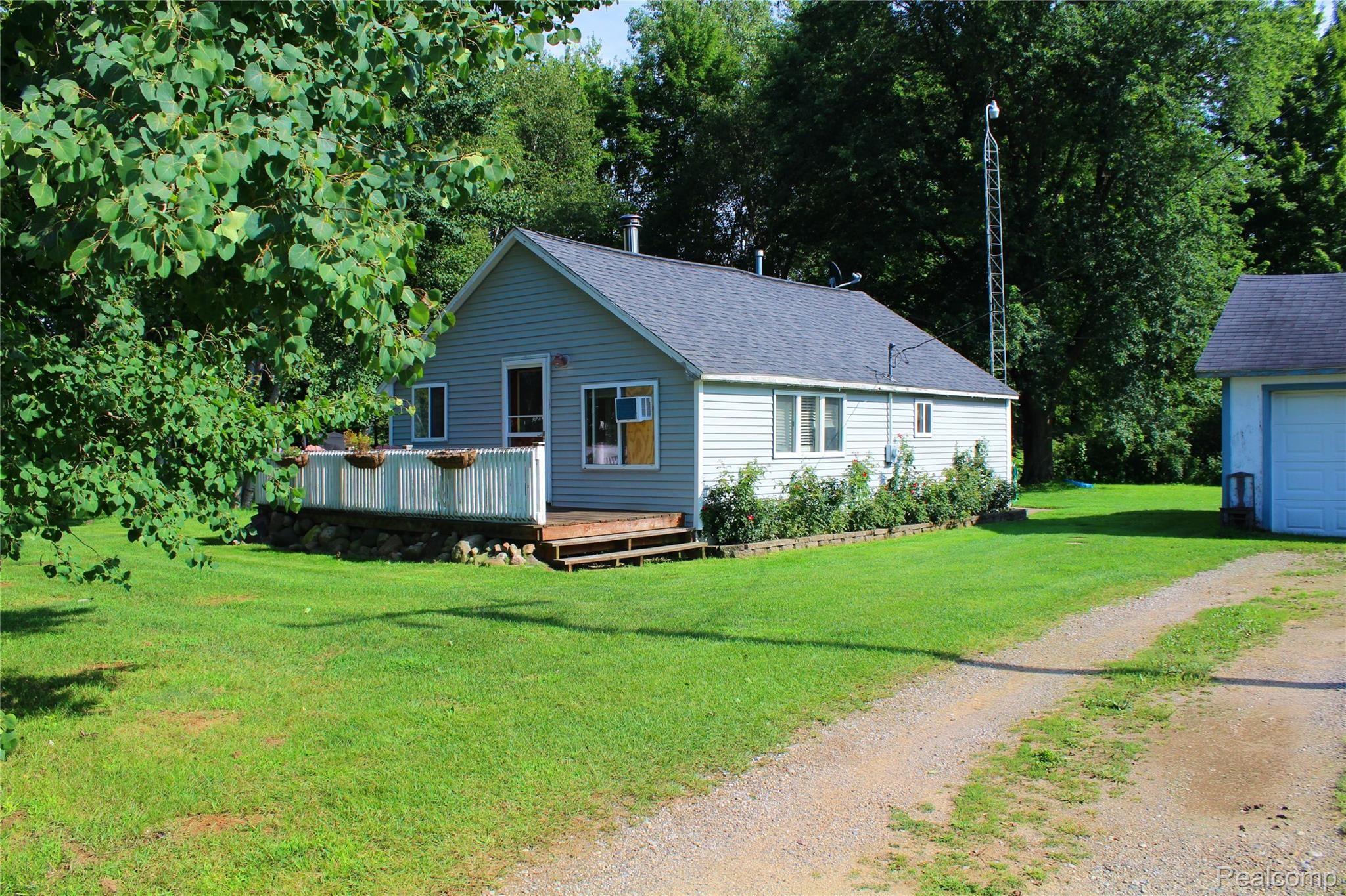 8171 Arbela Road Millington, MI 48746 - Photo 2 of 23 IMG_6100.JPG