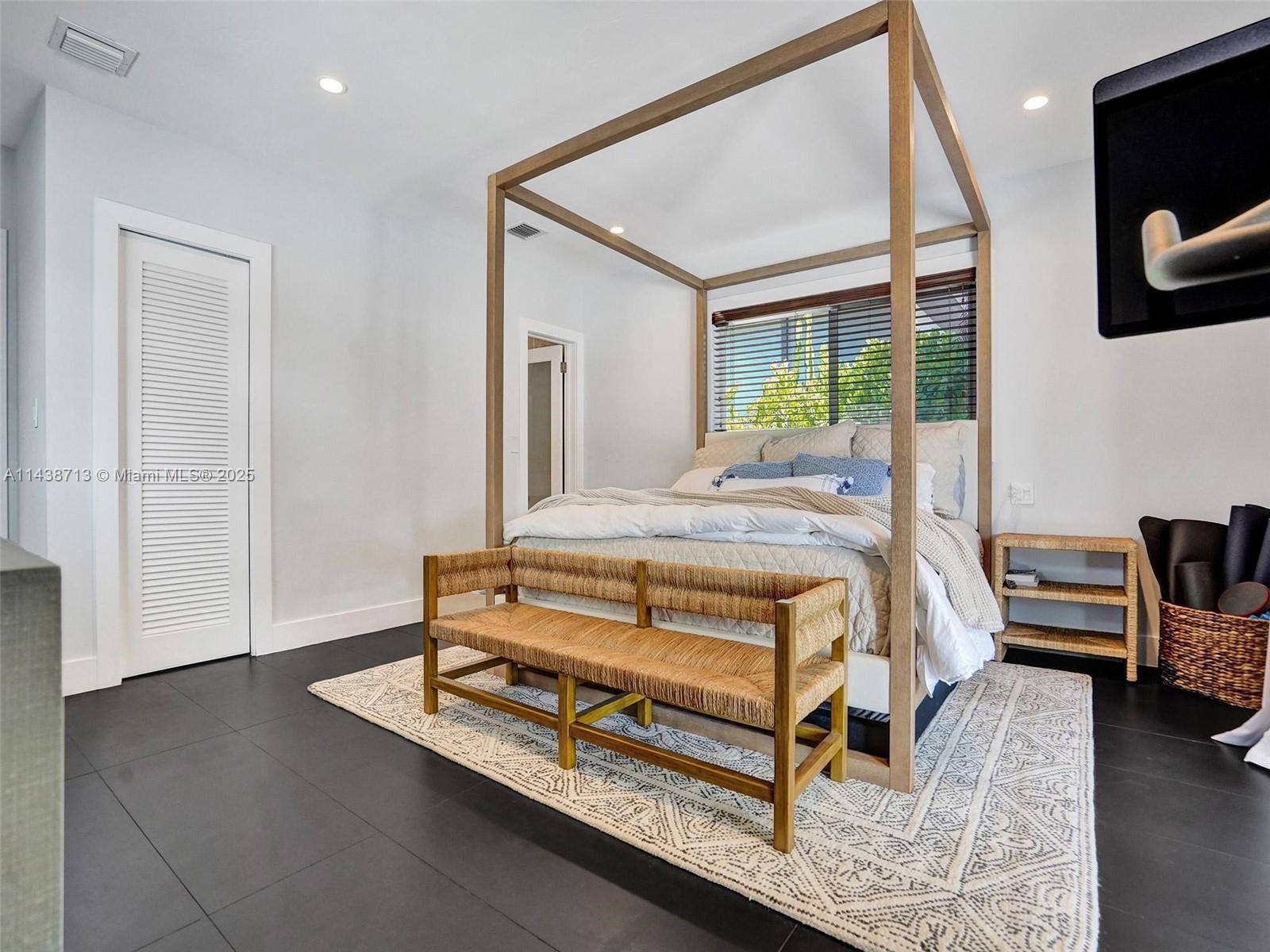 1912 Northeast 119th Road North Miami, FL 33181 - Photo 37 of 79