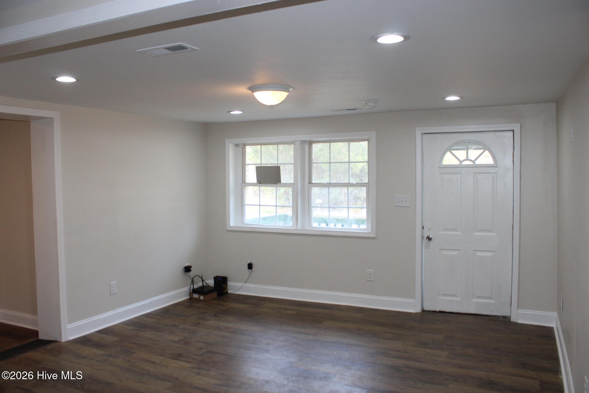 319 Silver Dollar Road Beaufort, NC 28516 - Photo 2 of 12 IMG_3611