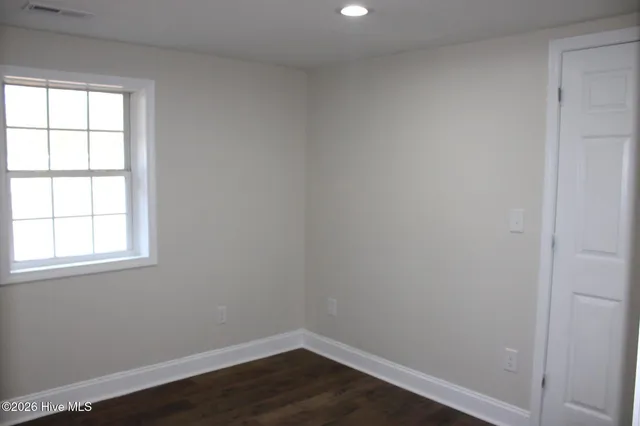 $1,955 | 319 Silver Dollar Road, Beaufort, NC 28516