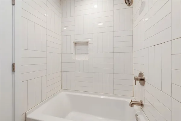 $3,800 | 1021 East 45th Street, Austin, TX 78751