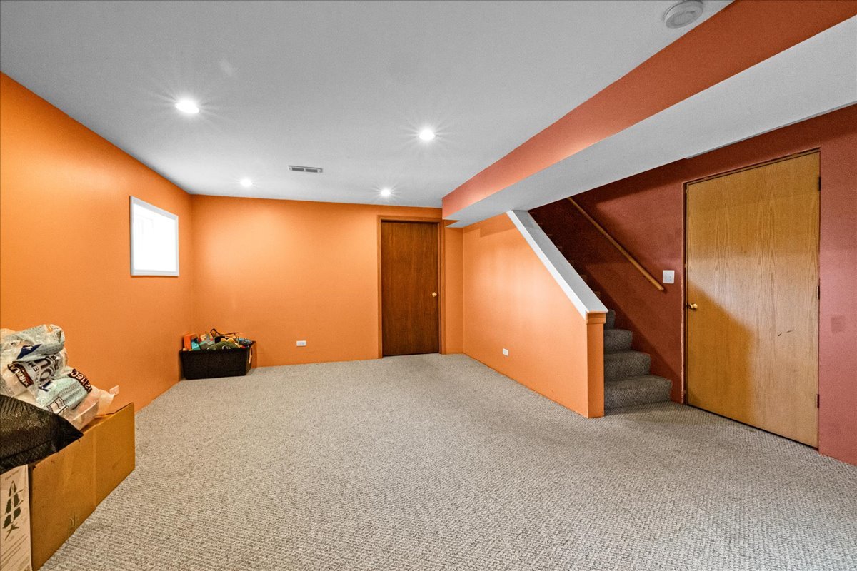1421 Notting Hill Road Algonquin, IL 60102 - Photo 21 of 39