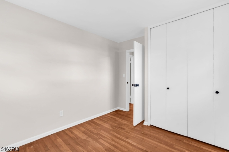 102 Avonridge Road Raritan, NJ 08869 - Photo 20 of 28 Gallery Image 20